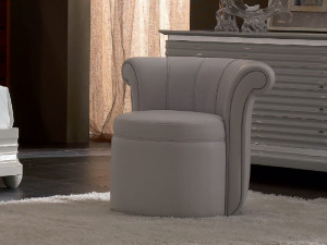 Кожаное кресло