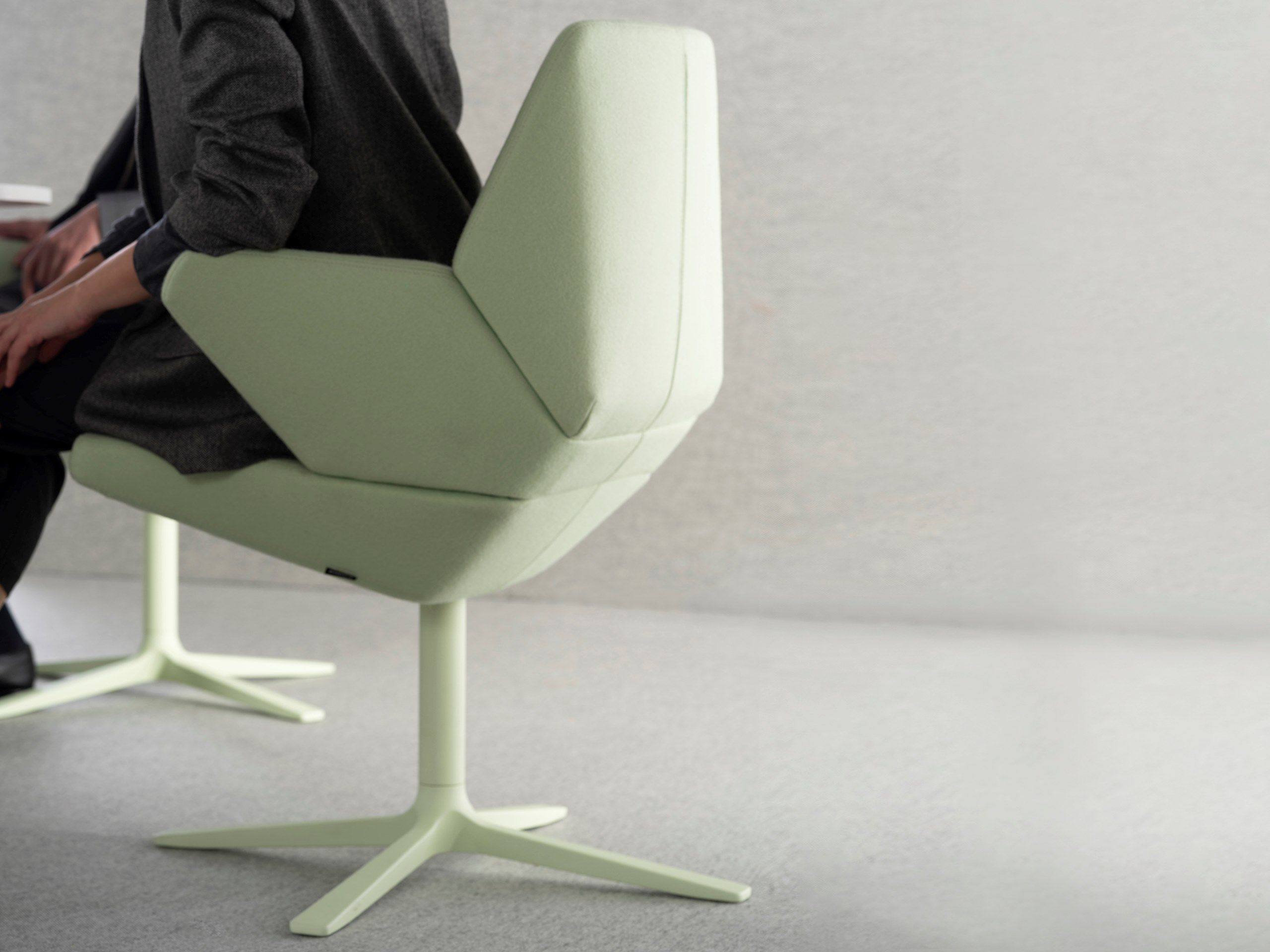 Мягкий стул с подлокотниками prostoria Trifidae ARCH-00112121 - Вид №2