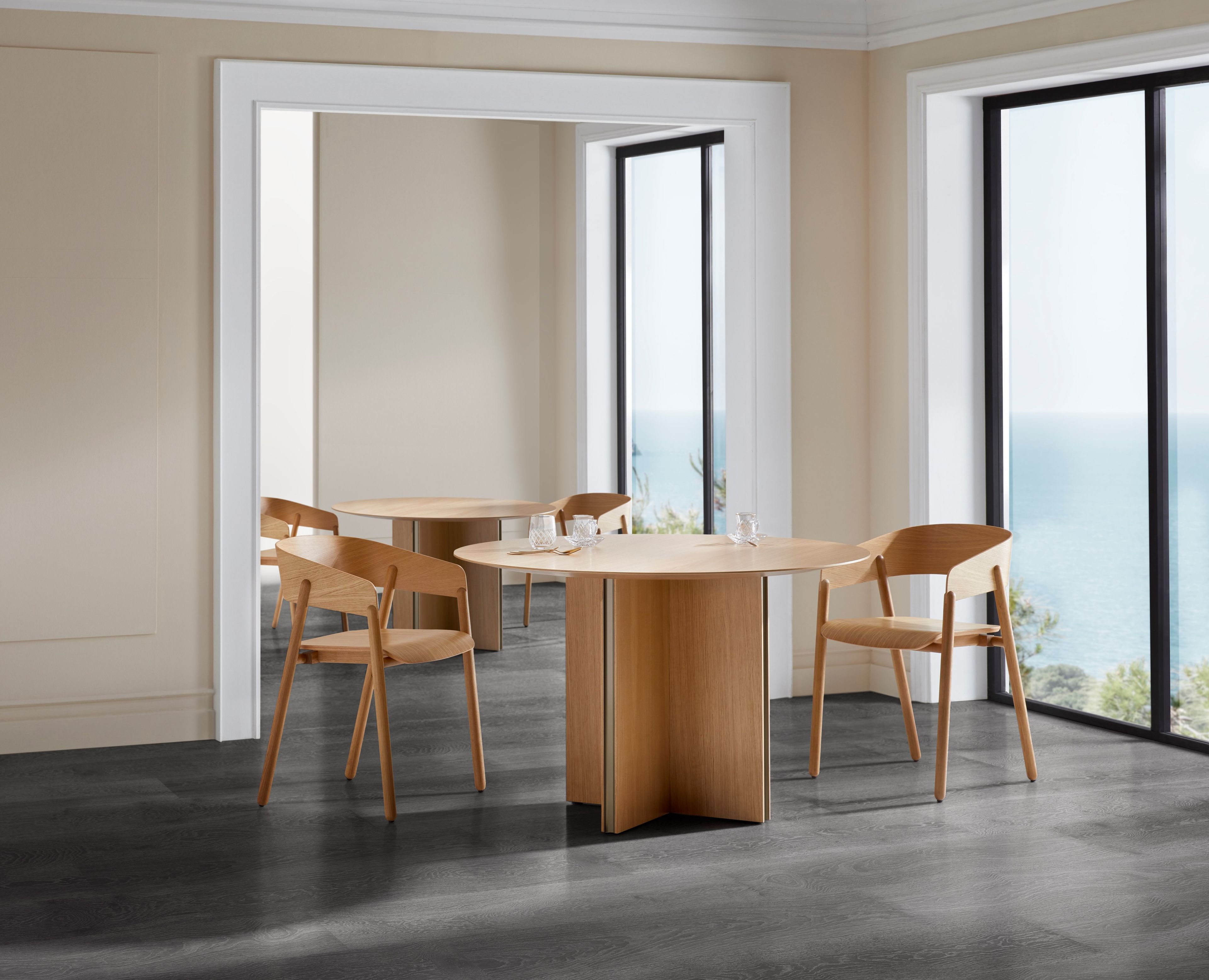 Круглый деревянный обеденный стол Punt Стокгольм ARCH-00121799 - Вид №2