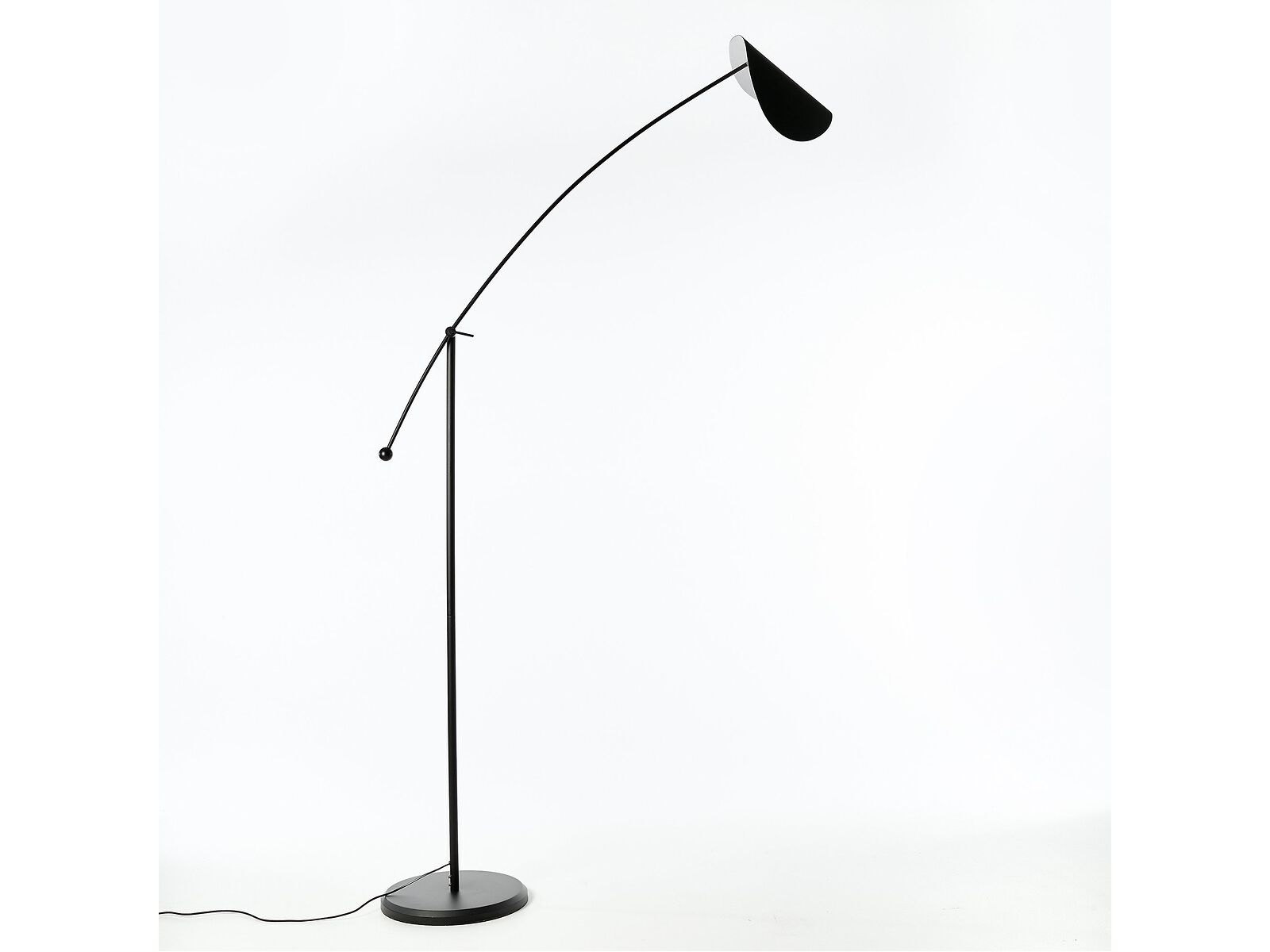Регулируемая металлическая напольная лампа AMPM Funambule ARCH-00021884