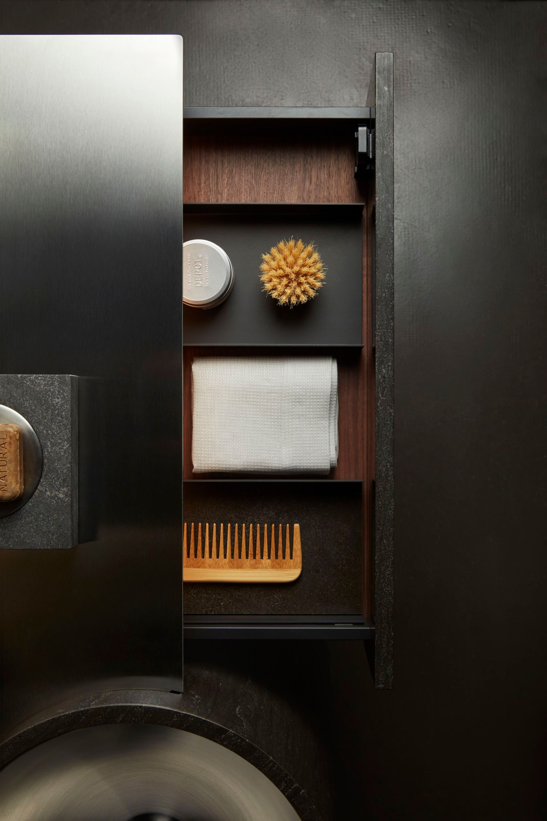 Мраморный подвесной умывальник Salvatori The Small Hours ARCH-00075477 - Вид №1