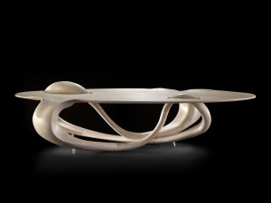 Кленовый журнальный столик