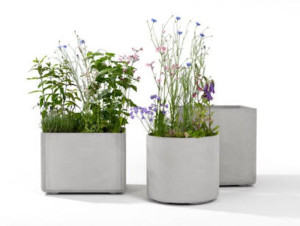 Бетонный низкий садовый горшок