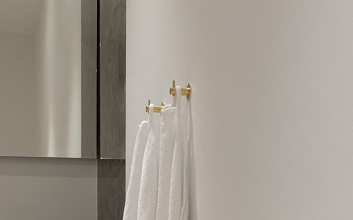 15560501002 Крючок с булавкой - латуньd line Knud Holscher  - Вид №1