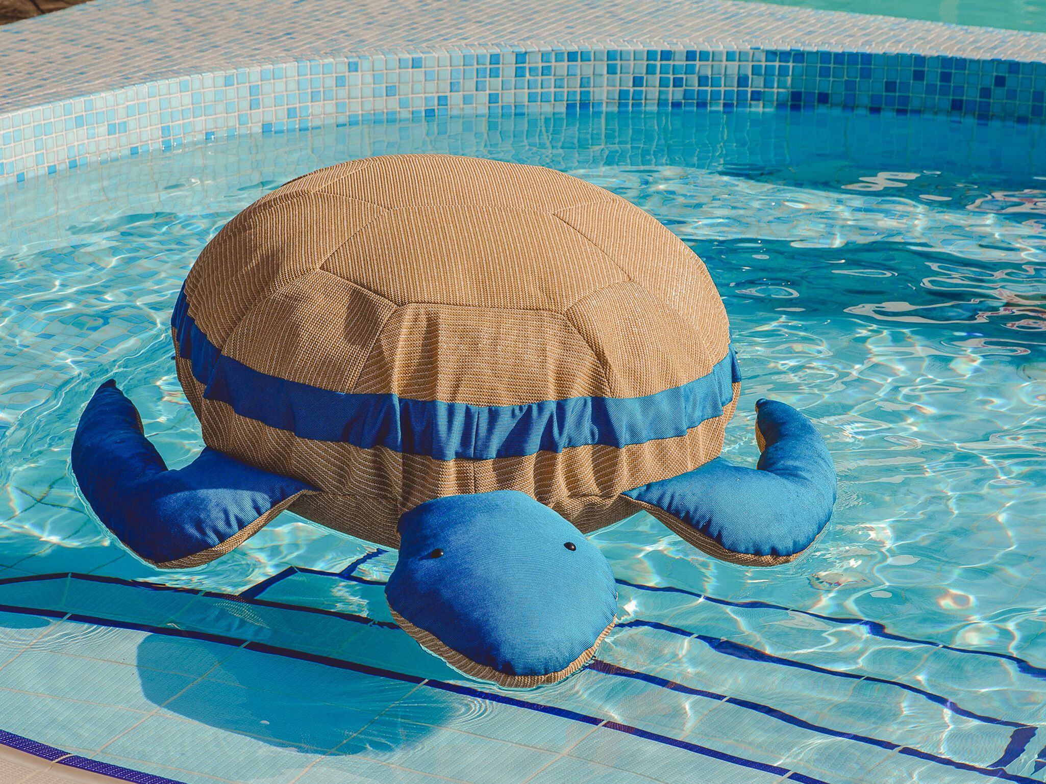 Плавающий пуф из синтетического волокна MX HOME Pampelonne ARCH-00055539 - Вид №1