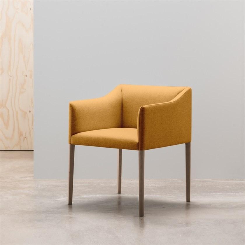 Andreu World Стул с обивкой и подлокотниками Couvé So1274 - Вид №1