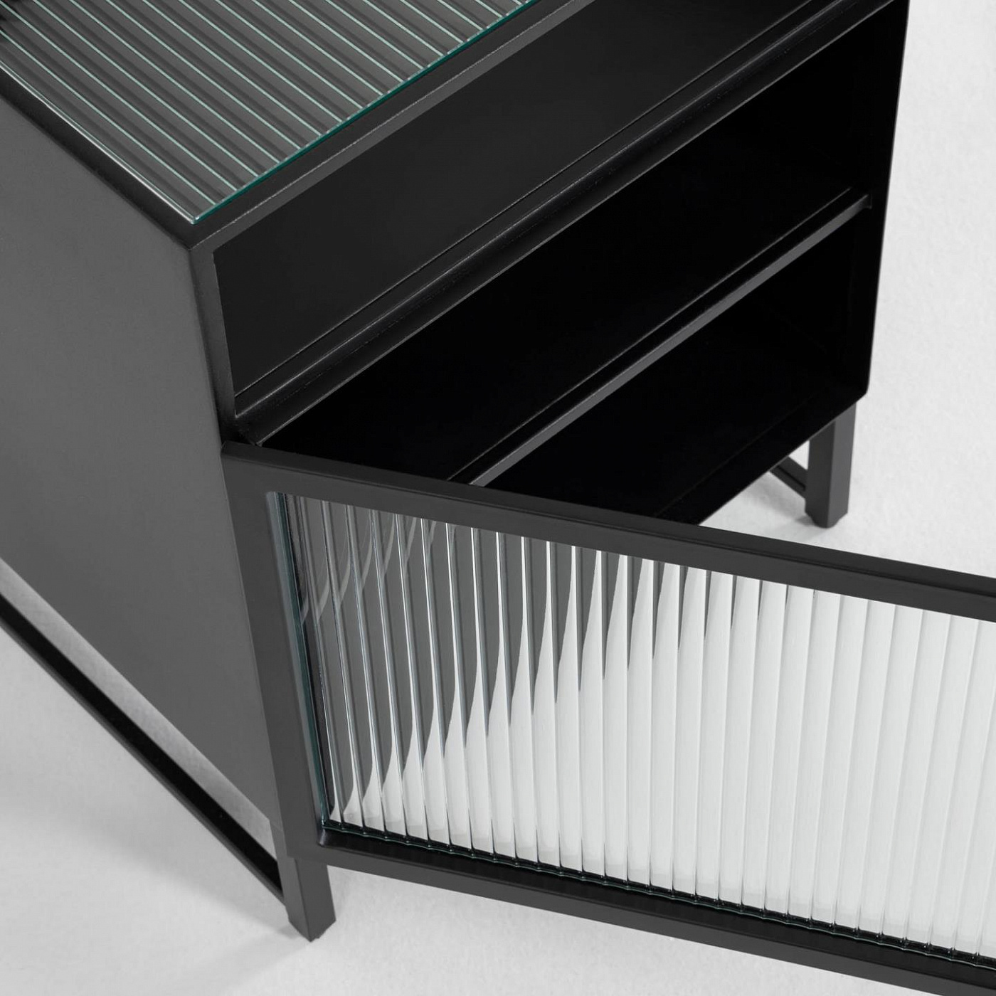 088945 Прикроватная тумбочка 45 x 58 см La Forma Trixie  - Вид №1