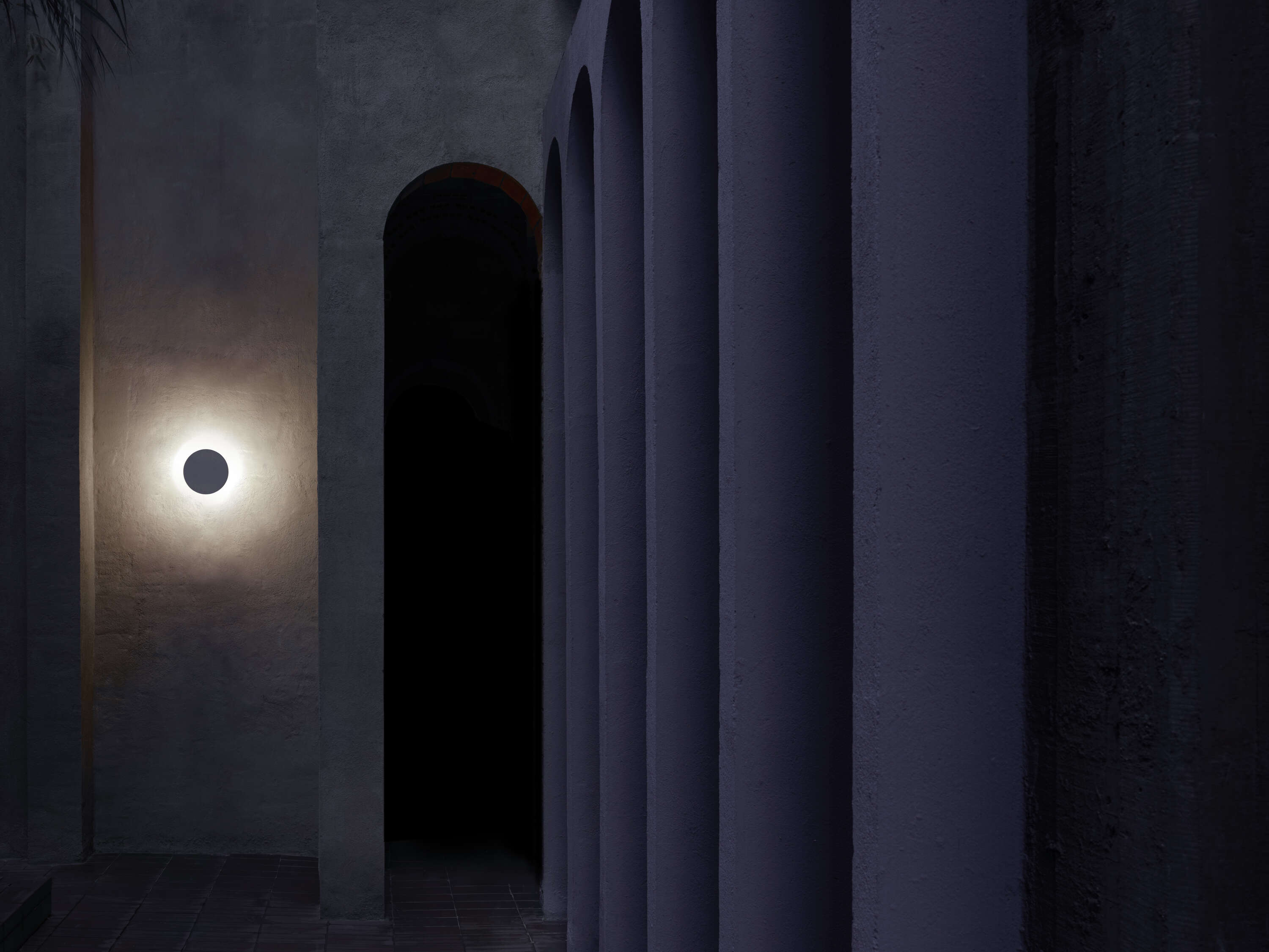 Алюминиевый светодиодный настенный светильник In Stock Flos ARCH-00123956 - Вид №1