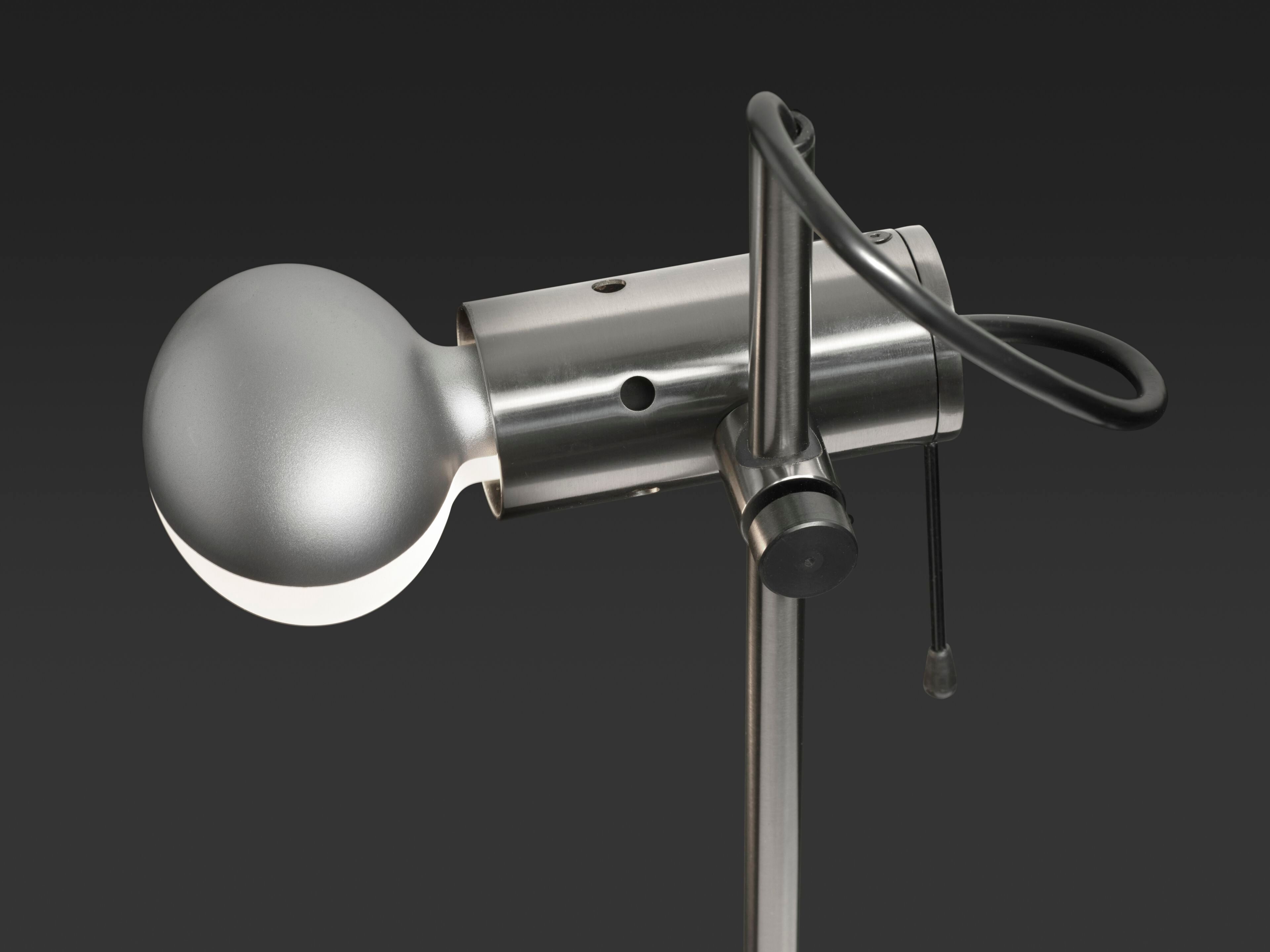 Регулируемая металлическая настольная лампа Oluce Agnoli ARCH-00077752 - Вид №2