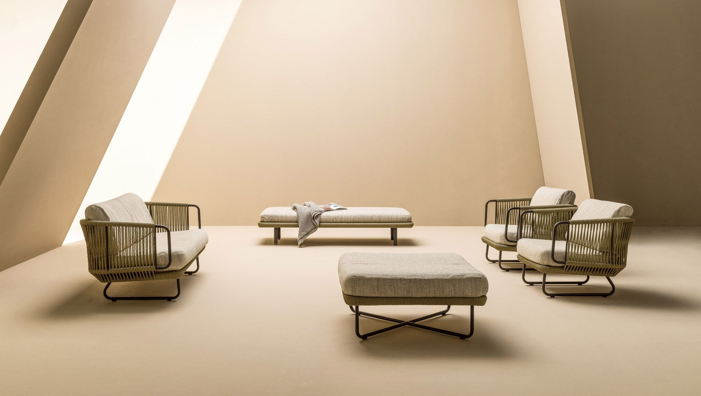 Ткань квадратный сад пуфик Varaschin Вавилон ARCH-00111723 - Вид №1