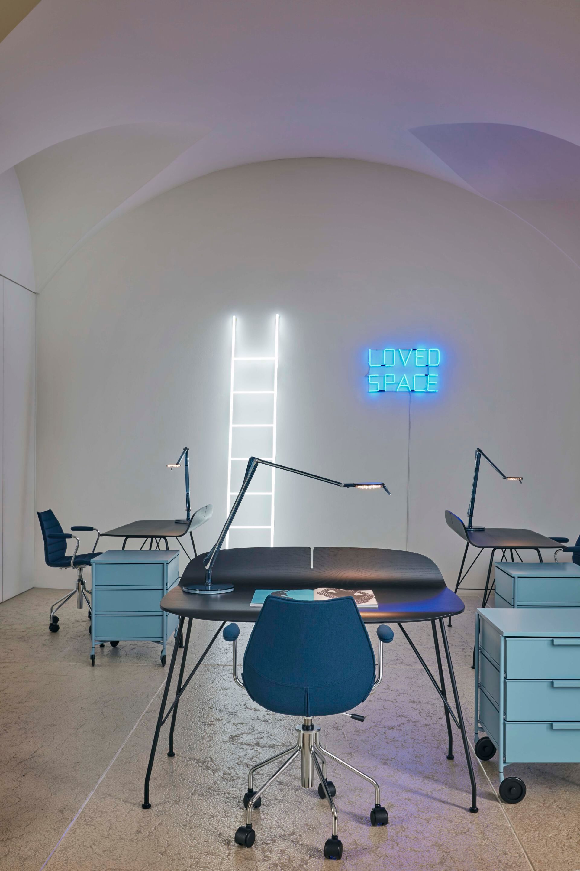 Деревянный письменный стол Kartell EARL OF WOOD ARCH-00064061 - Вид №6