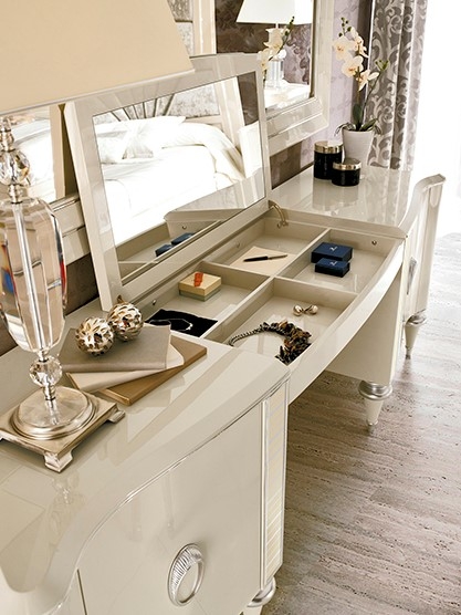 106373 Туалетный столик 16200 лак Llass Agora Santreyd