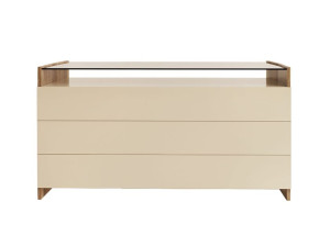 Деревянный комод