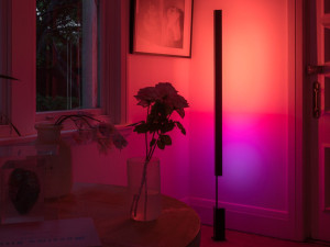 Алюминиевая светодиодная напольная лампа с системой RGB