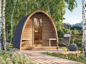 Деревянная сауна на открытом воздухе