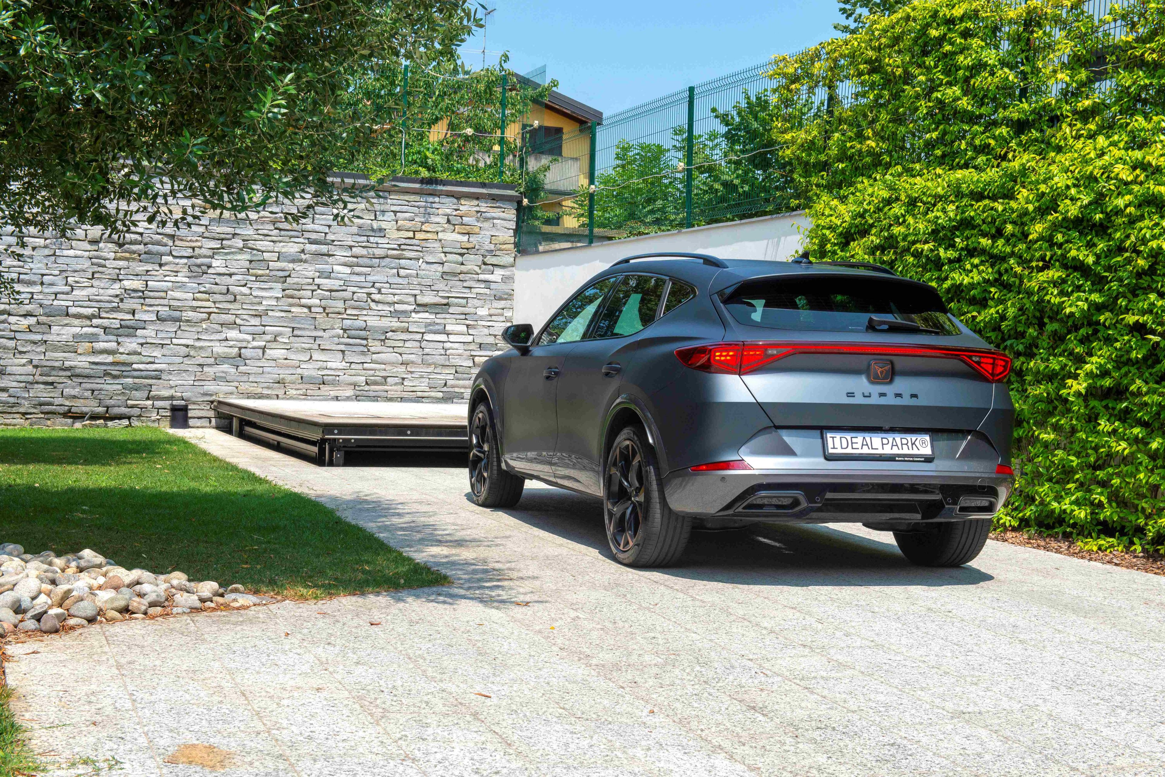 Автомобильный лифт с человеком на борту IDEALPARK ARCH-00143091 - Вид №7