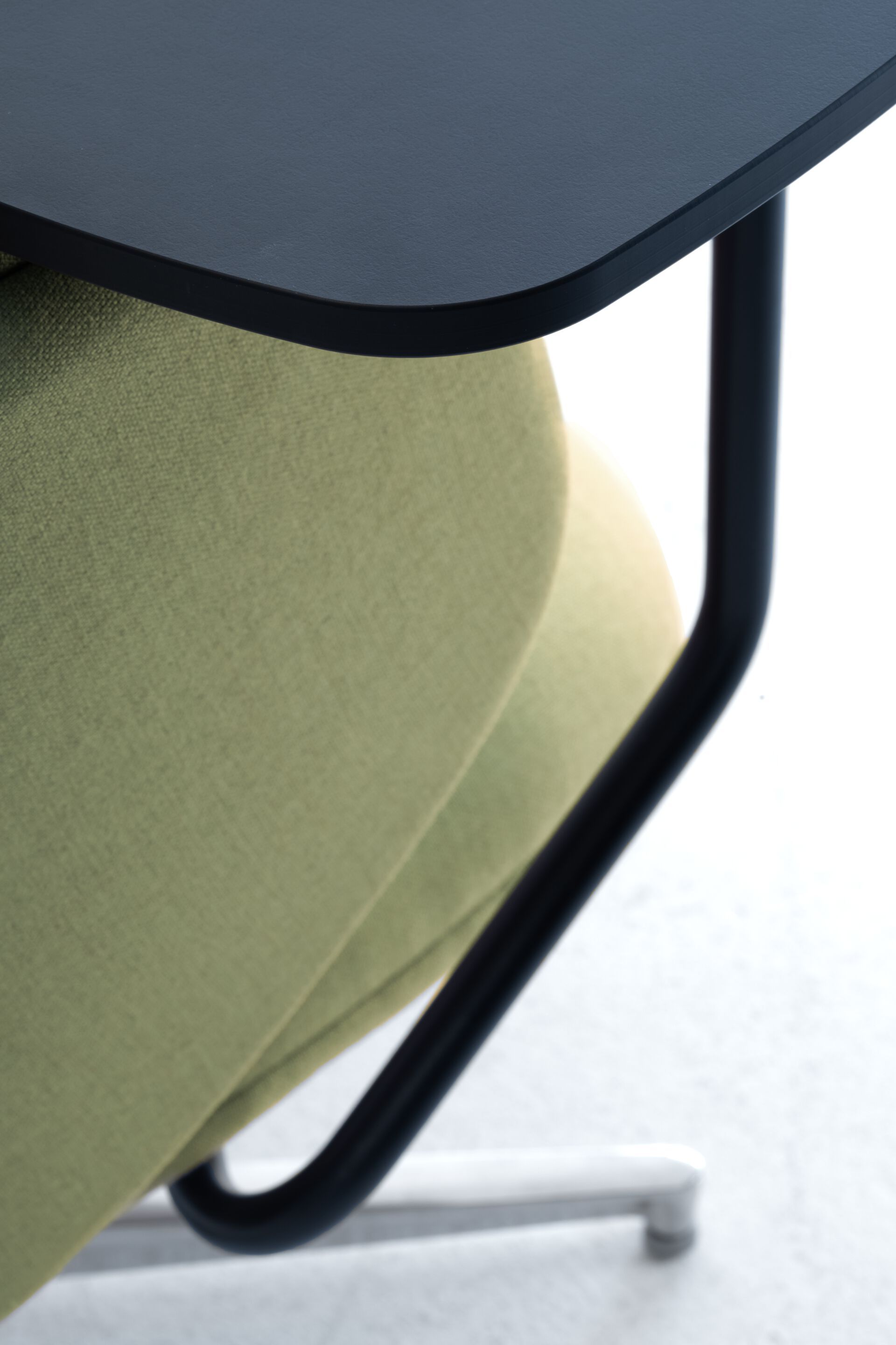 Тканевое вращающееся кресло с журнальным столиком Leyform Alisè Lounge ARCH-00028480 - Вид №1