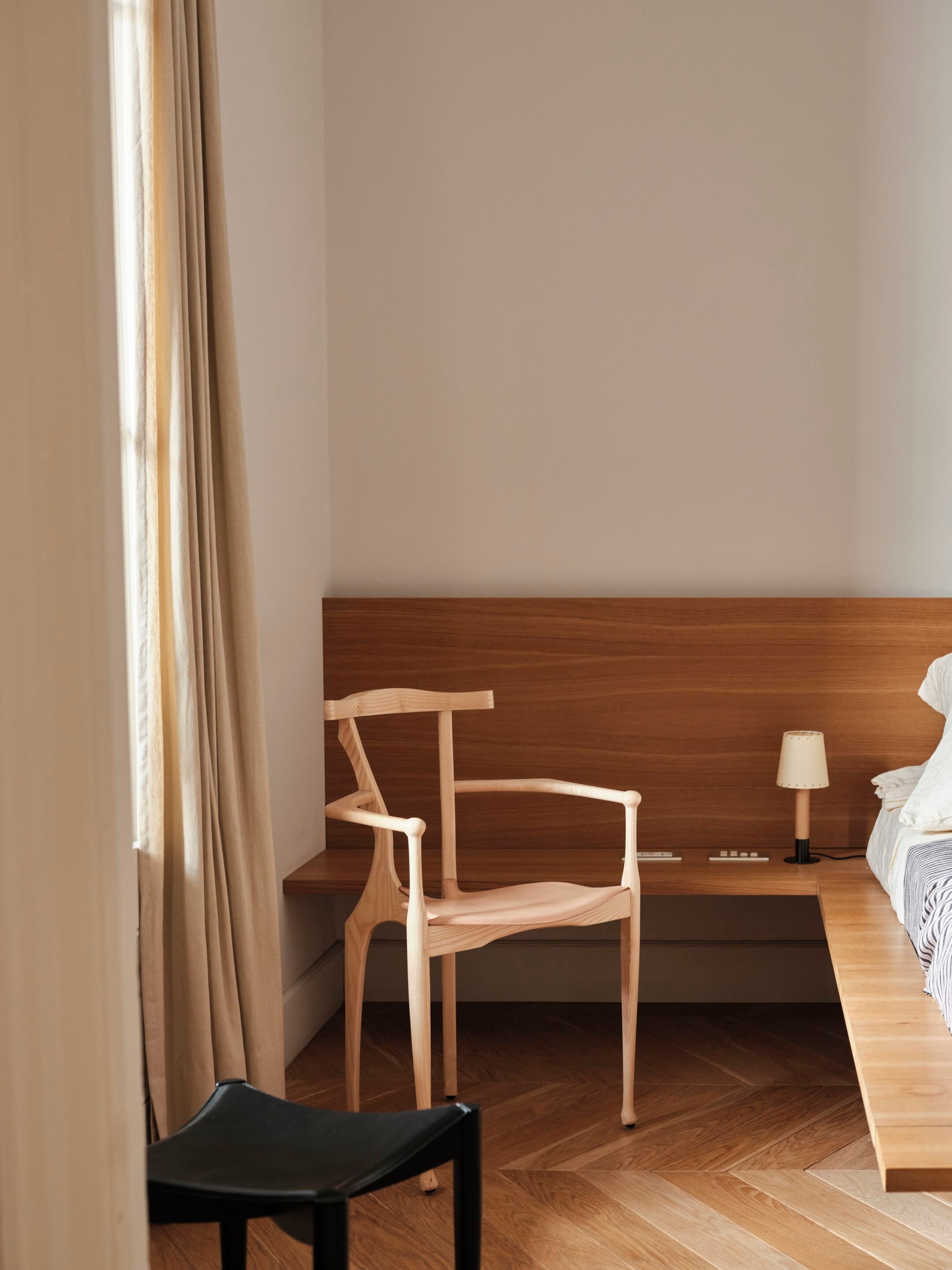 Штабелируемый стул из ясеня с подлокотниками BD Barcelona Гаулино ARCH-00143962 - Вид №20