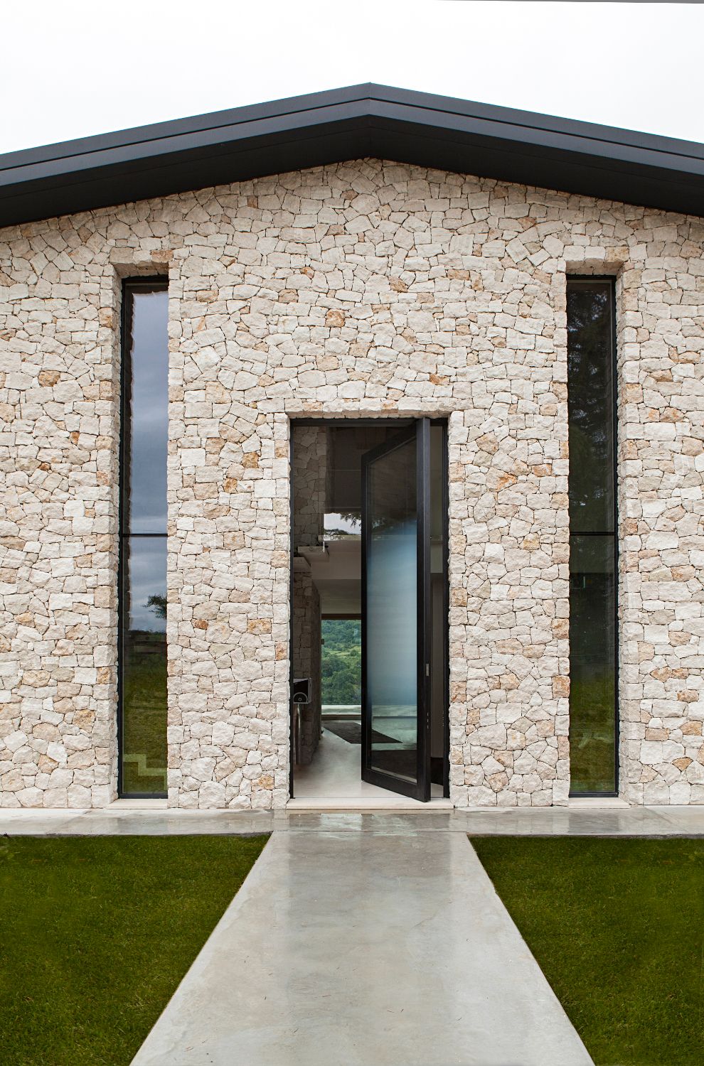 Алюминиевая и стеклянная бронированная входная дверь Oikos Nova ARCH-00075446 - Вид №1