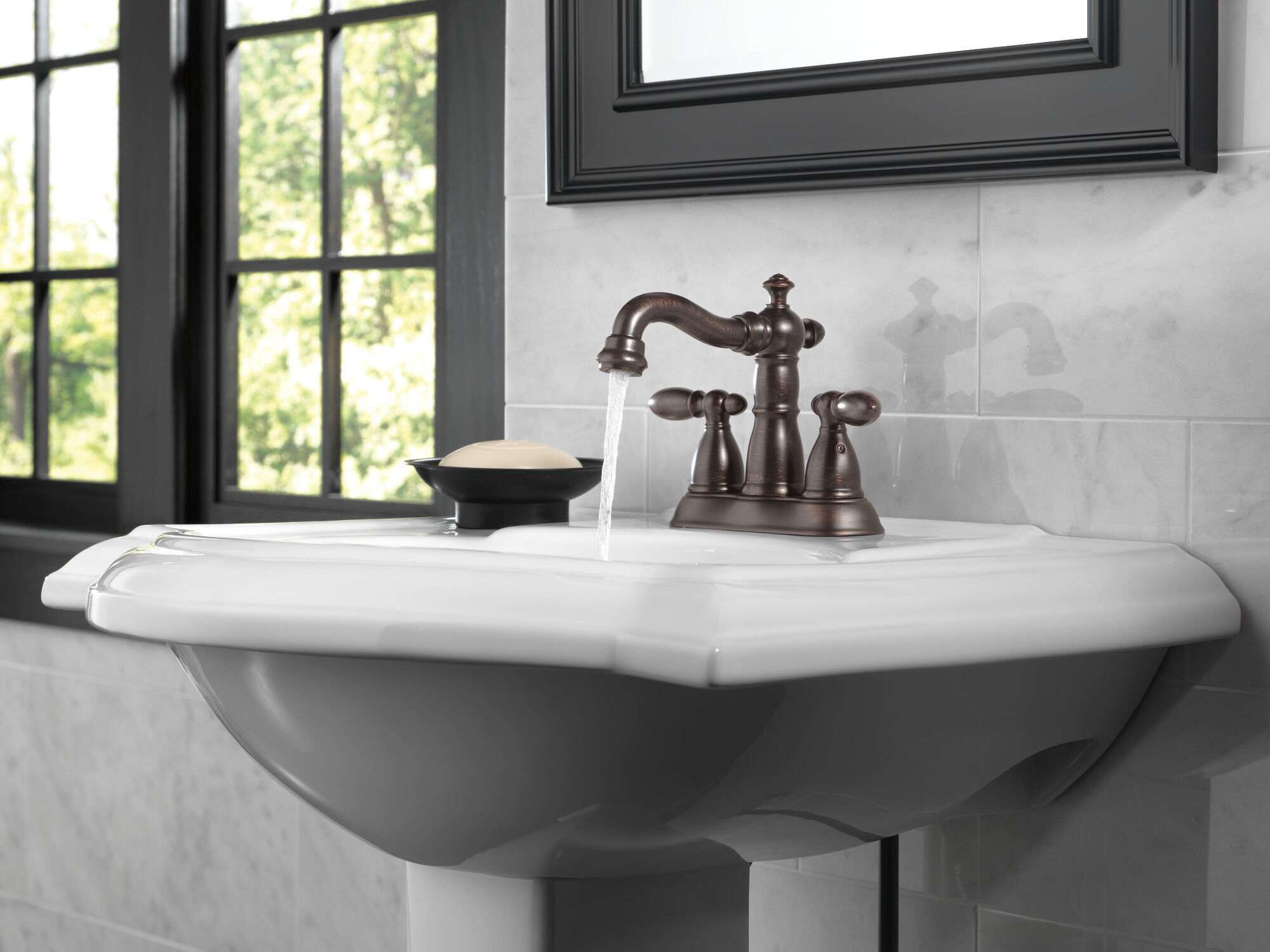 2555-RBMPU-DST Смеситель для ванной комнаты с двумя ручками Delta Faucet Victorian Венецианская бронза - Вид №4