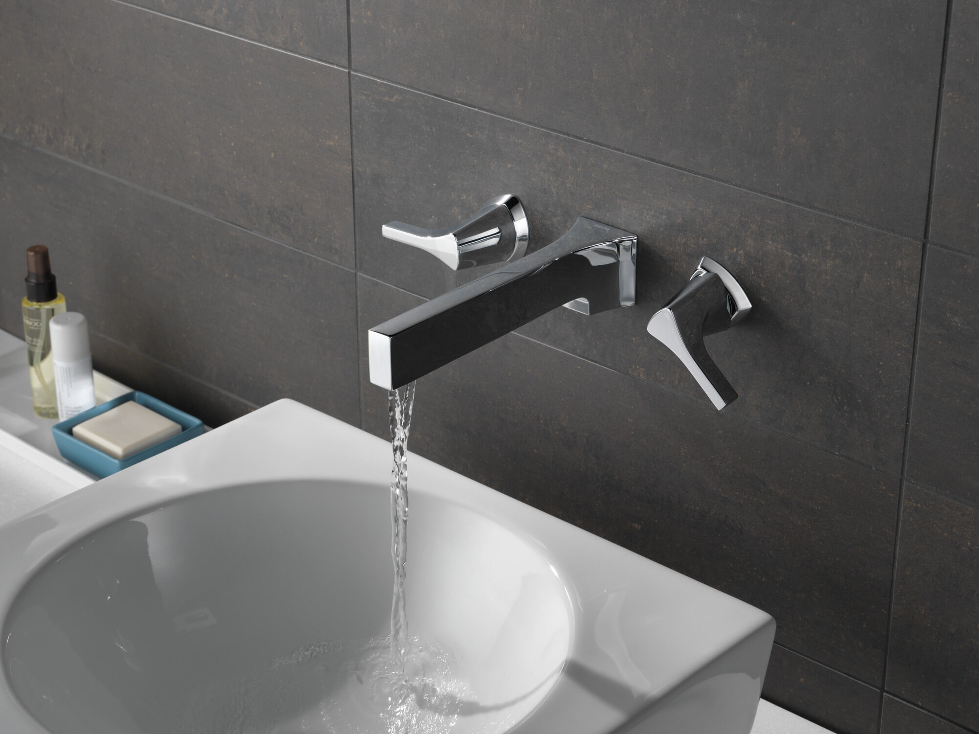 T3574LF-WL Накладка для смесителя для ванной комнаты с двумя ручками Delta Faucet Zura Хром  - Вид №1
