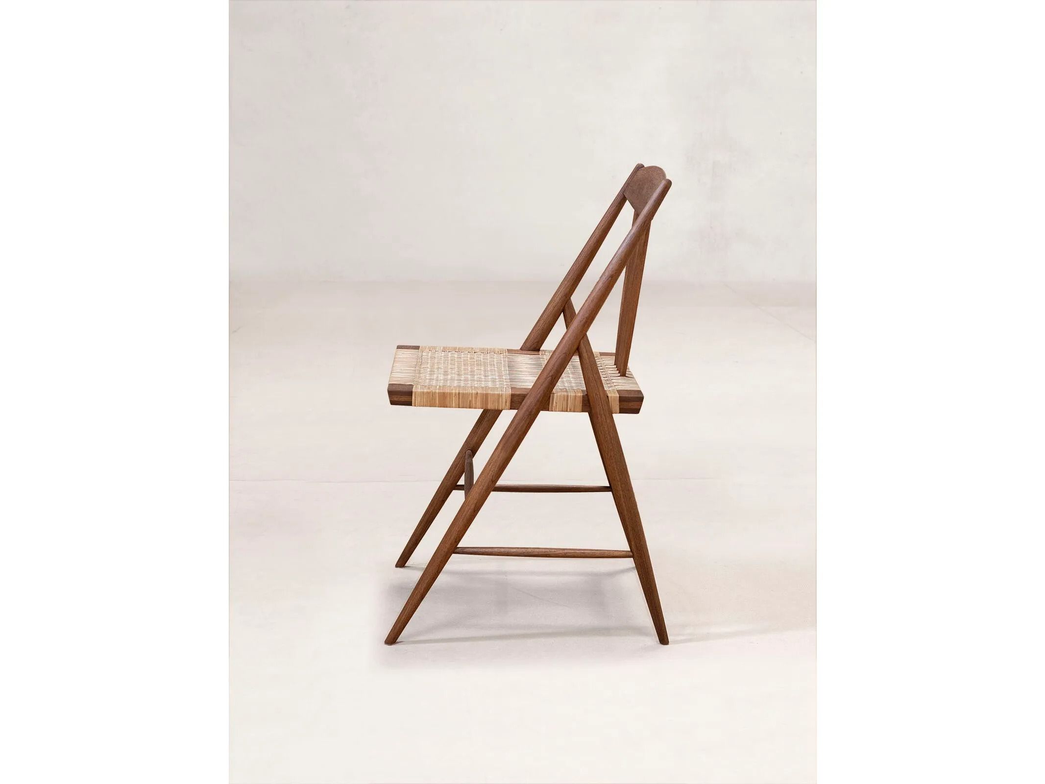 Стул из тикового дерева Phantom Hands Нитьян Унникришнан ARCH-00067938 - Вид №2