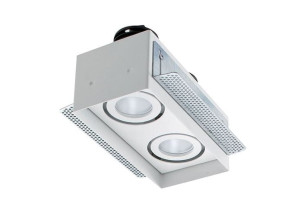 Несколько светодиодных утопленных прожекторов