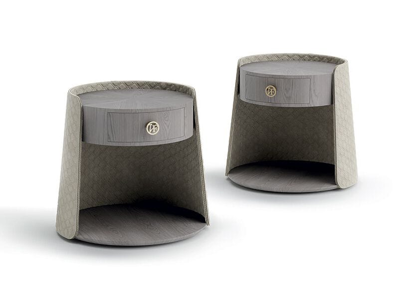 Круглая деревянная прикроватная тумбочка с стеганым покрытием Vittoria Frigerio Contarini ARCH-00117962