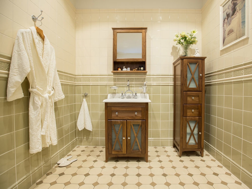 Шкаф-пенал высокий, цвет орех [EU1D] Victorian Burlington EU1D - Вид №3