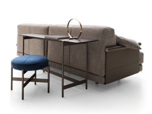 Деревянный письменный стол