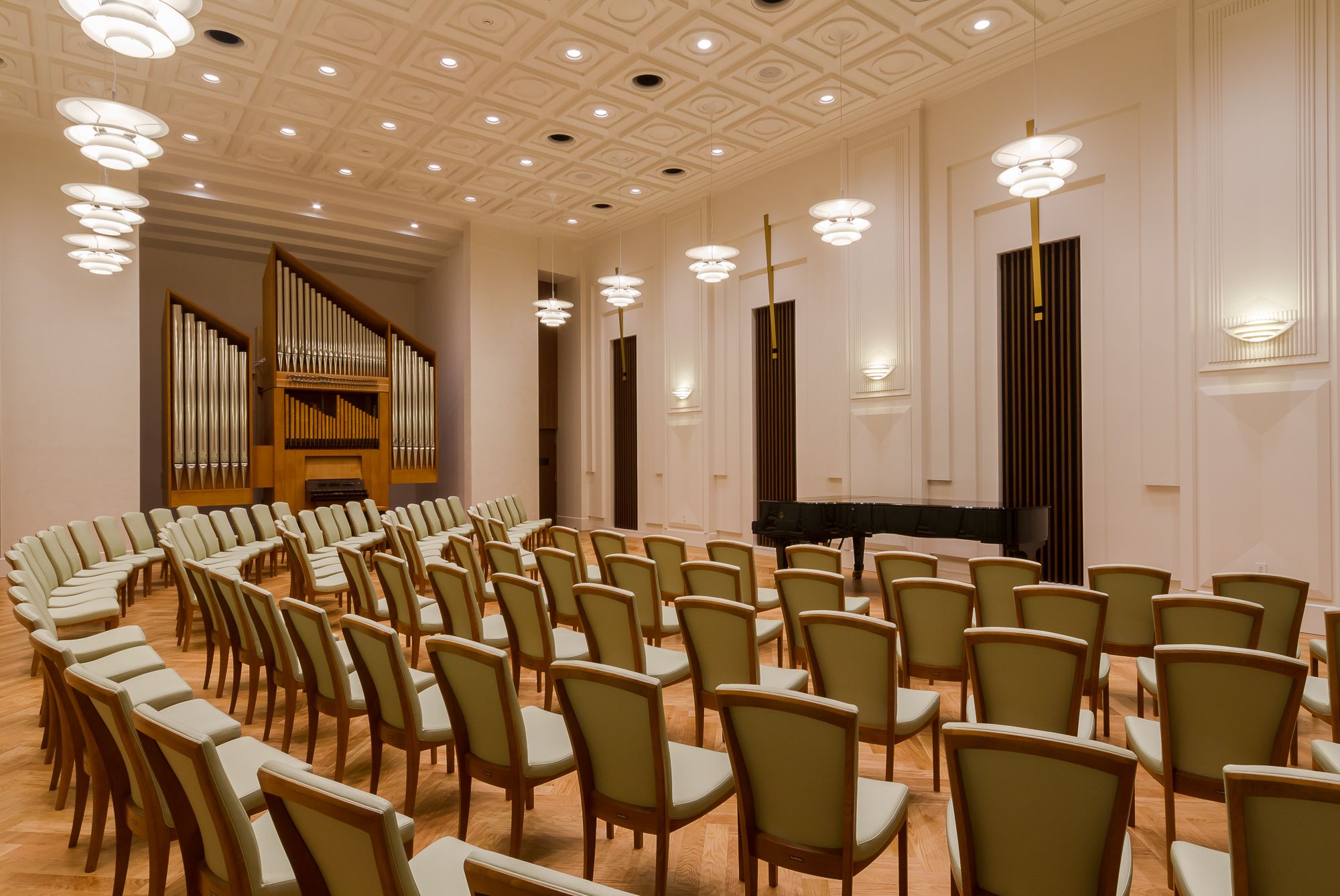 Алюминиевый подвесной светильник Louis Poulsen PH 5-4½ & PH 6½-6 ARCH-00013440 - Вид №3