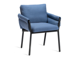 Тканевое кресло с подлокотниками