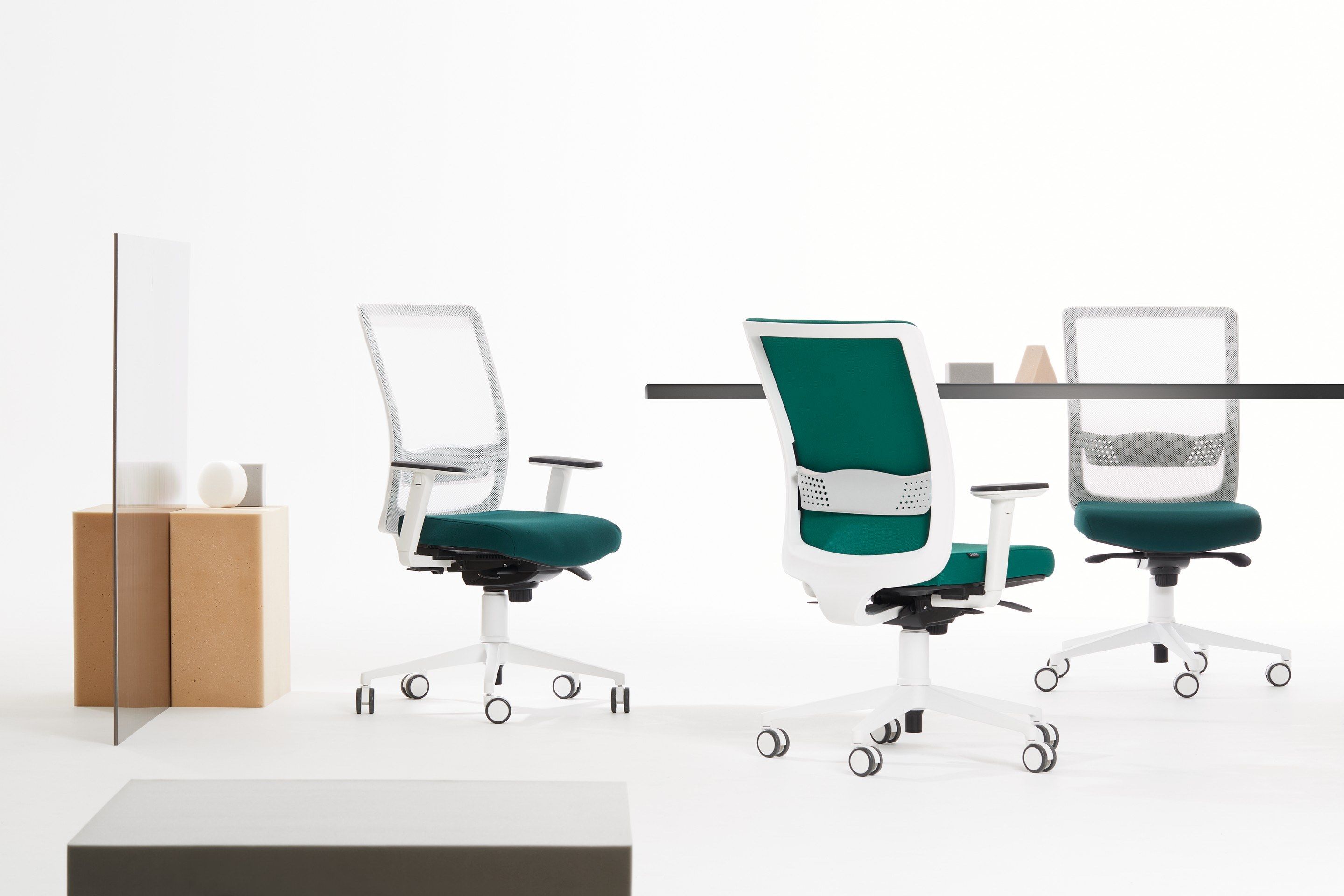 Сетчатый поворотный стул с регулируемой высотой и колесами VAGHI Bursa Evo White ARCH-00079813 - Вид №2