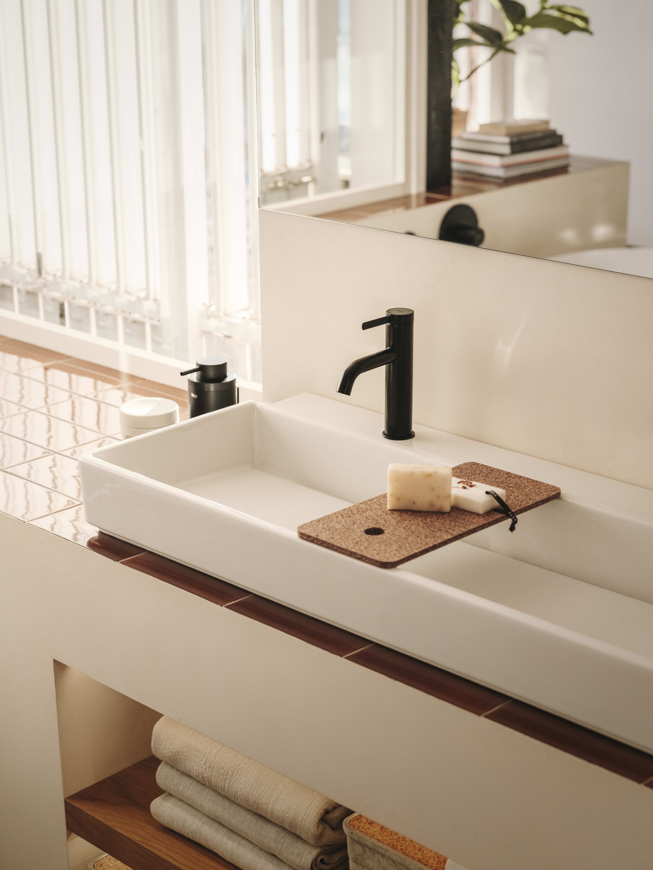 Металлический дозатор мыла Roca Hotels ARCH-00089176 - Вид №6