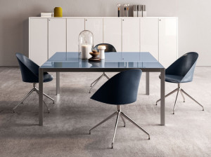 Квадратный стол для совещаний из лакированного стекла
