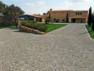 Восстановленный каменный куб