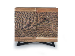 Шкаф из акации с распашными дверями