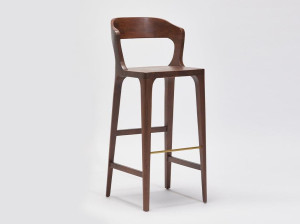 Высокий стул грецкого ореха с подставкой для ног