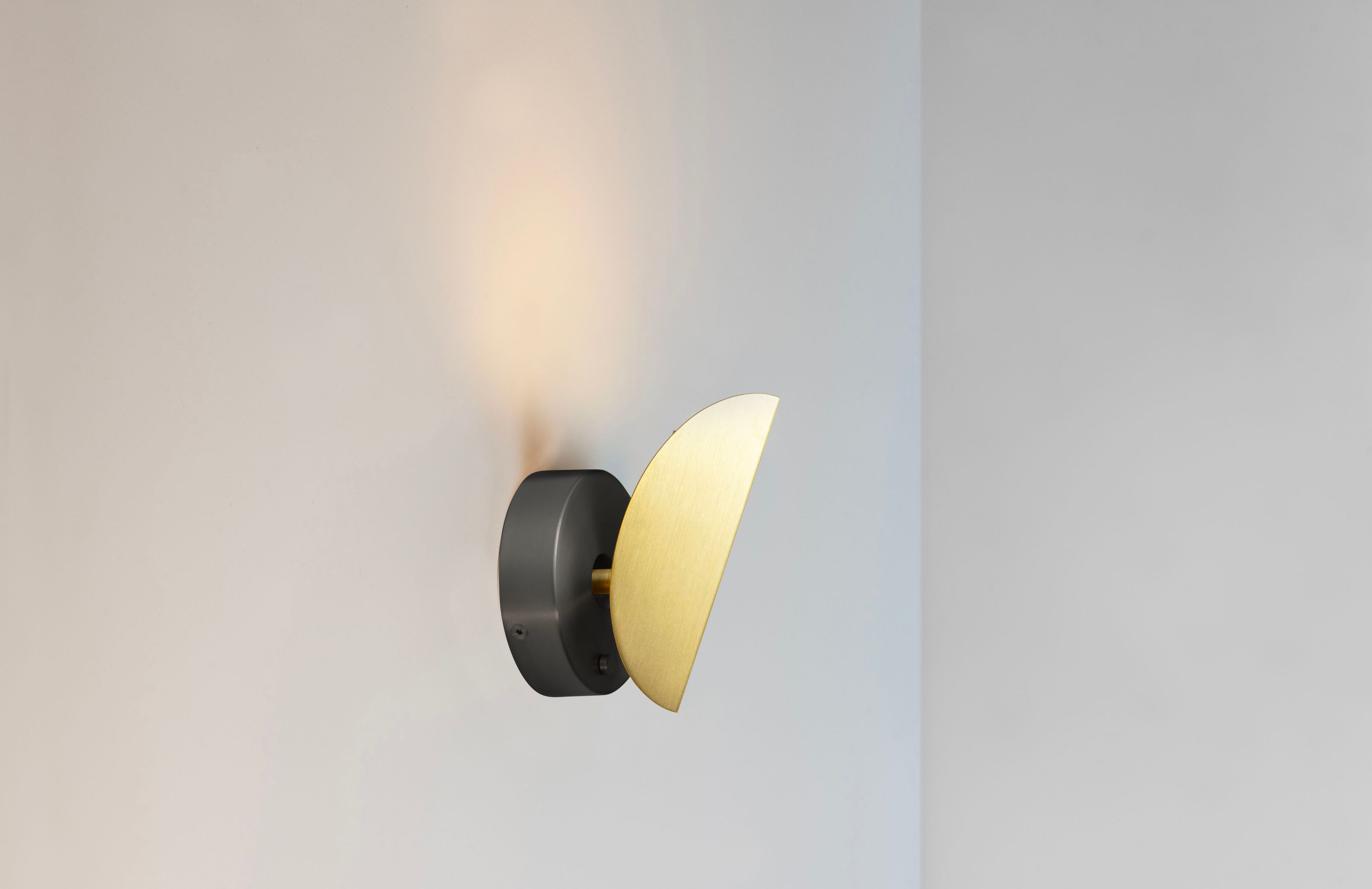 Латунный светодиодный настенный светильник CVL Luminaires Pirouette ARCH-00029238 - Вид №7