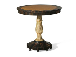 Журнальный столик из мирта и черного дерева