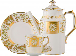 10655188 Royal Crown Derby Сервиз кофейный Royal Crown Derby "Дерби, зеленый декор" 4/13 Фарфор костяной