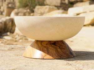 Кубок из камня Лечче и оливкового дерева