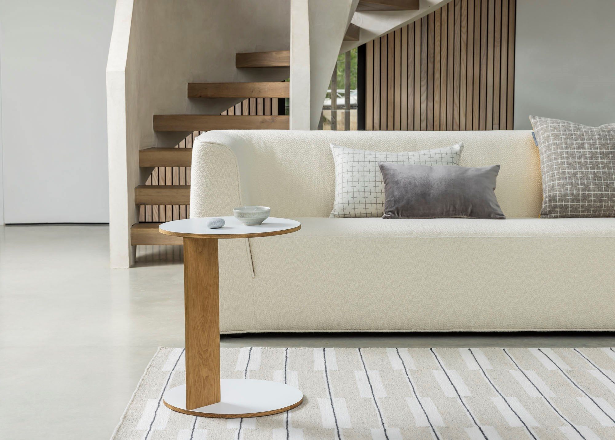 Круглый журнальный столик из ламината Case OVERHANG ARCH-00124491 - Вид №4