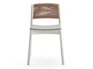 Стул из бука и шнурка с мягким сиденьем