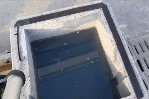 Быстрый герметизирующий клей с эффектом присоски