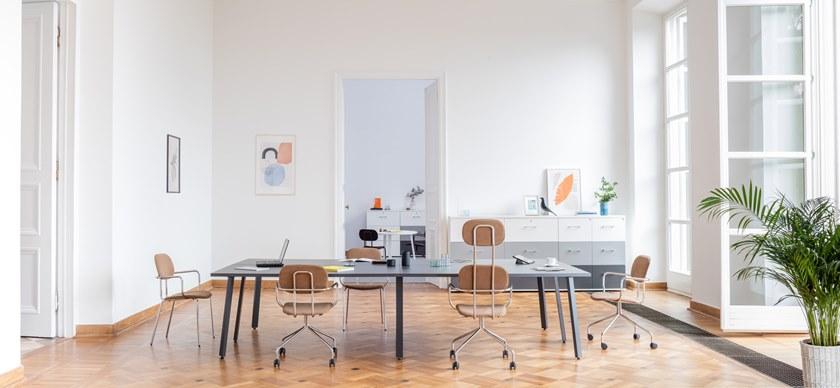 MDD Офисный стул из алькантары на козелке с подлокотниками New school sun-id-1445111 - Вид №2