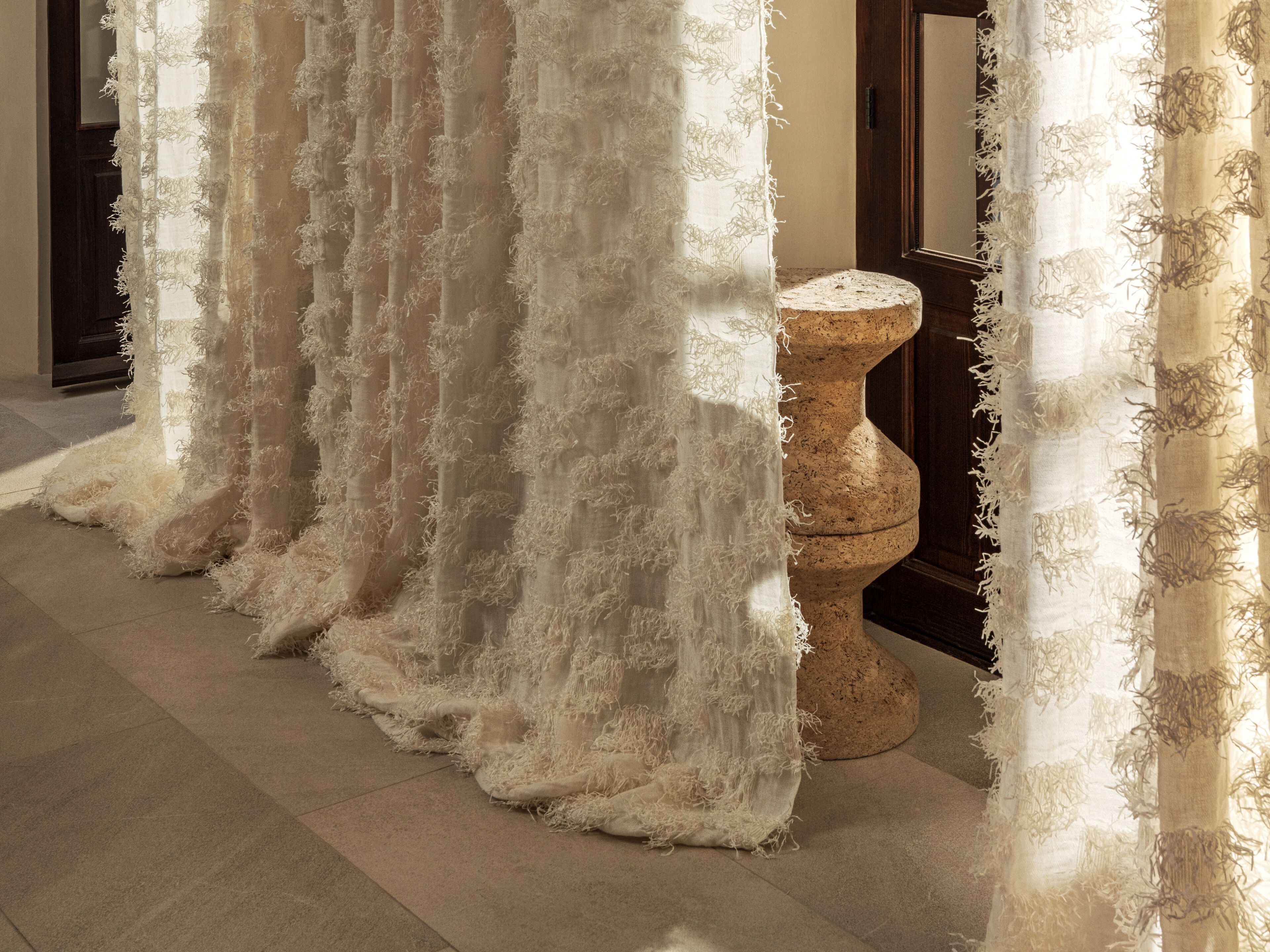 Льняная однотонная ткань Élitis Éphémère ARCH-00003858