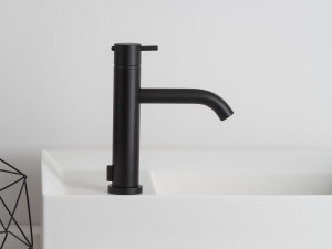 Однорычажный смеситель для раковины