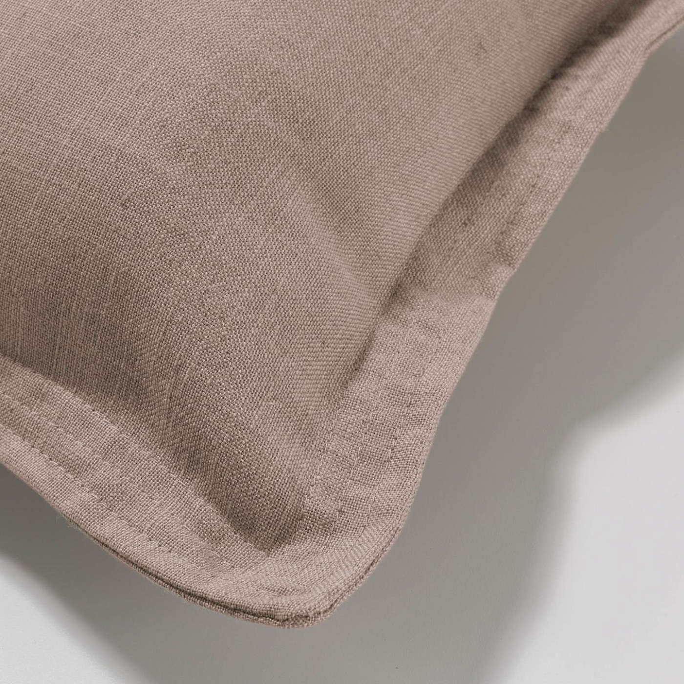 082612 Чехол для подушки 60 x 60 см розовый La Forma Maelina  - Вид №1