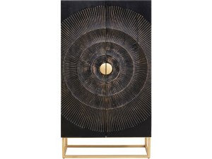 Шкаф из массива дерева с распашными дверцами